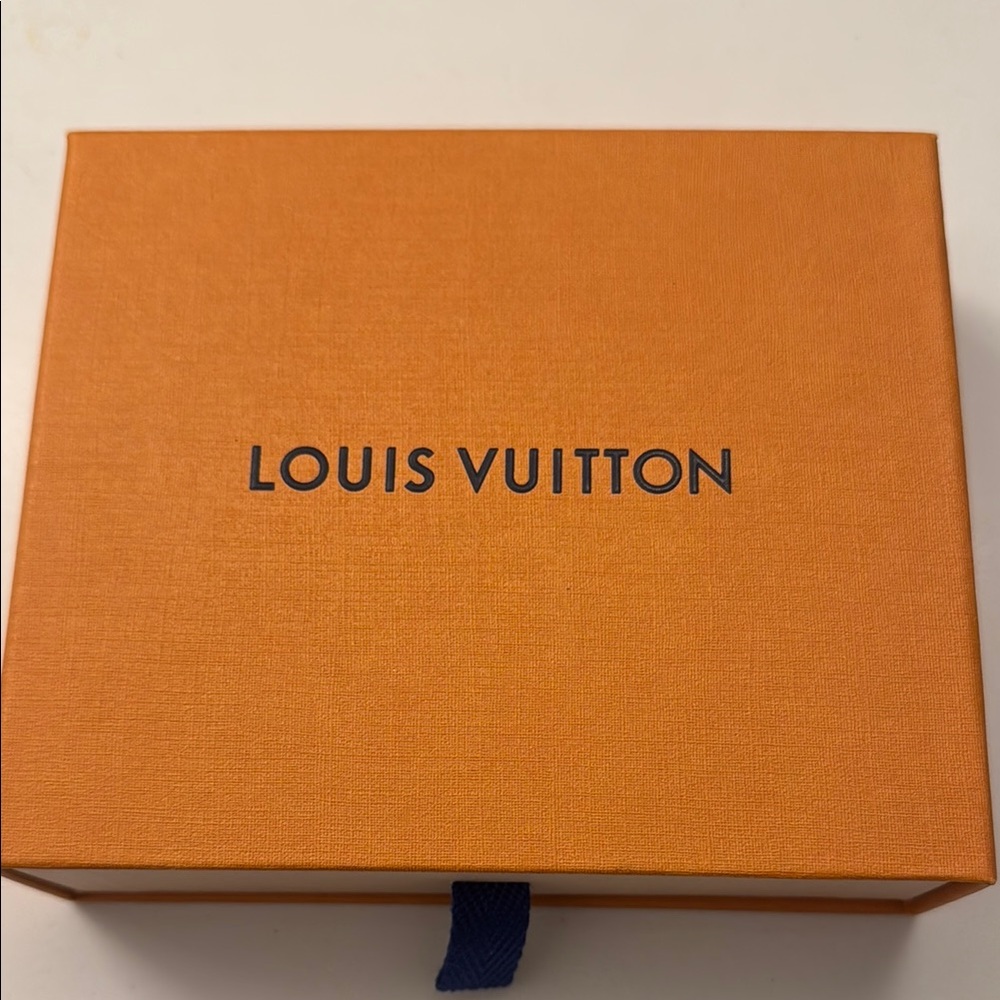 Louis Vuitton Pink and Black Scrunchie - Picture 3 of 3